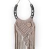 Macramé wanddecoratie hoefijzer zilver met crême koord Macramé wanddecoratie hoefijzer zilver met crême koord