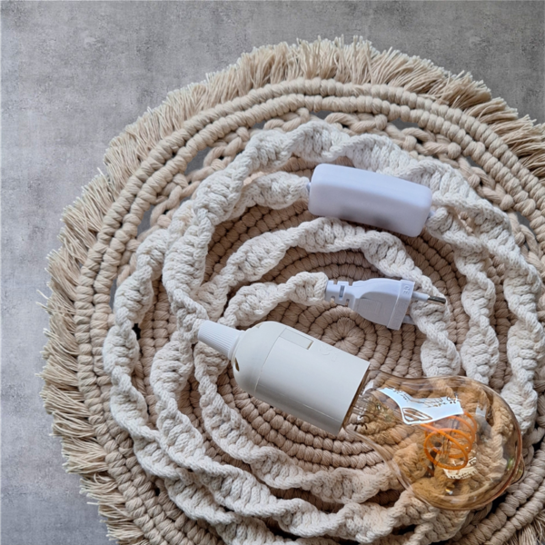 Macramé lichtsnoer crême