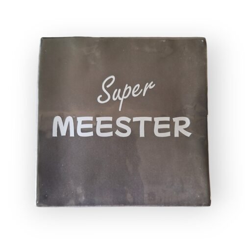 tekst-tegeltje-super-meester-lichtgrijs-donker tekst-tegeltje-super-meester-lichtgrijs-donker
