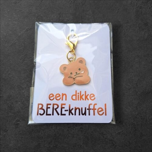 mini-kaartje-een-dikke-bere-knuffel